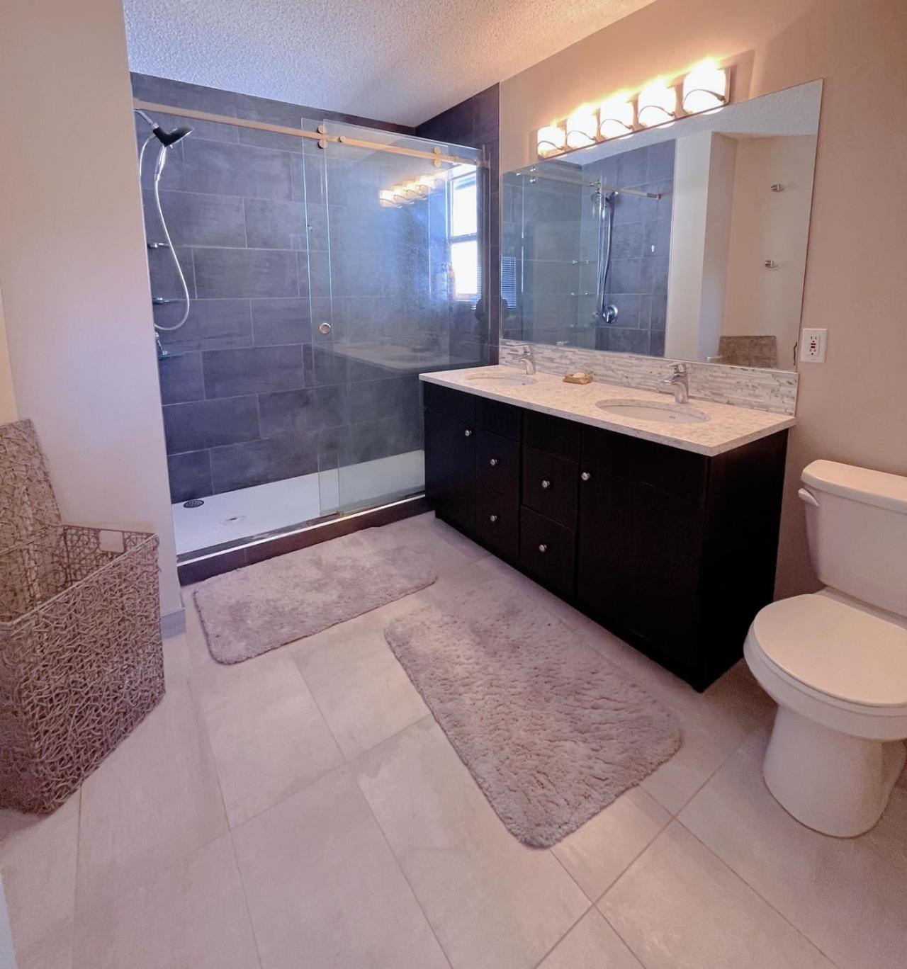 Best Garden House&3 Mins Bus Station Close C-Train&Free Parking YYC Pokoj fotografie